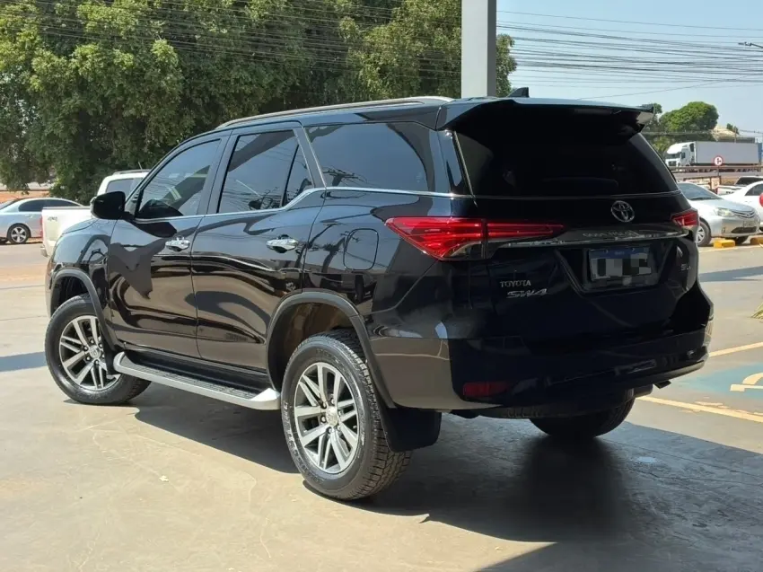 galeria HILUX SW4