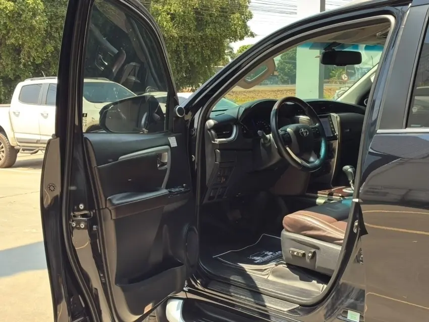 galeria HILUX SW4