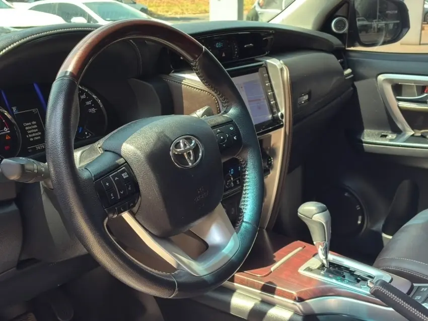 galeria HILUX SW4