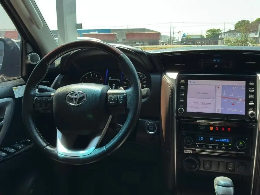 galeria HILUX SW4