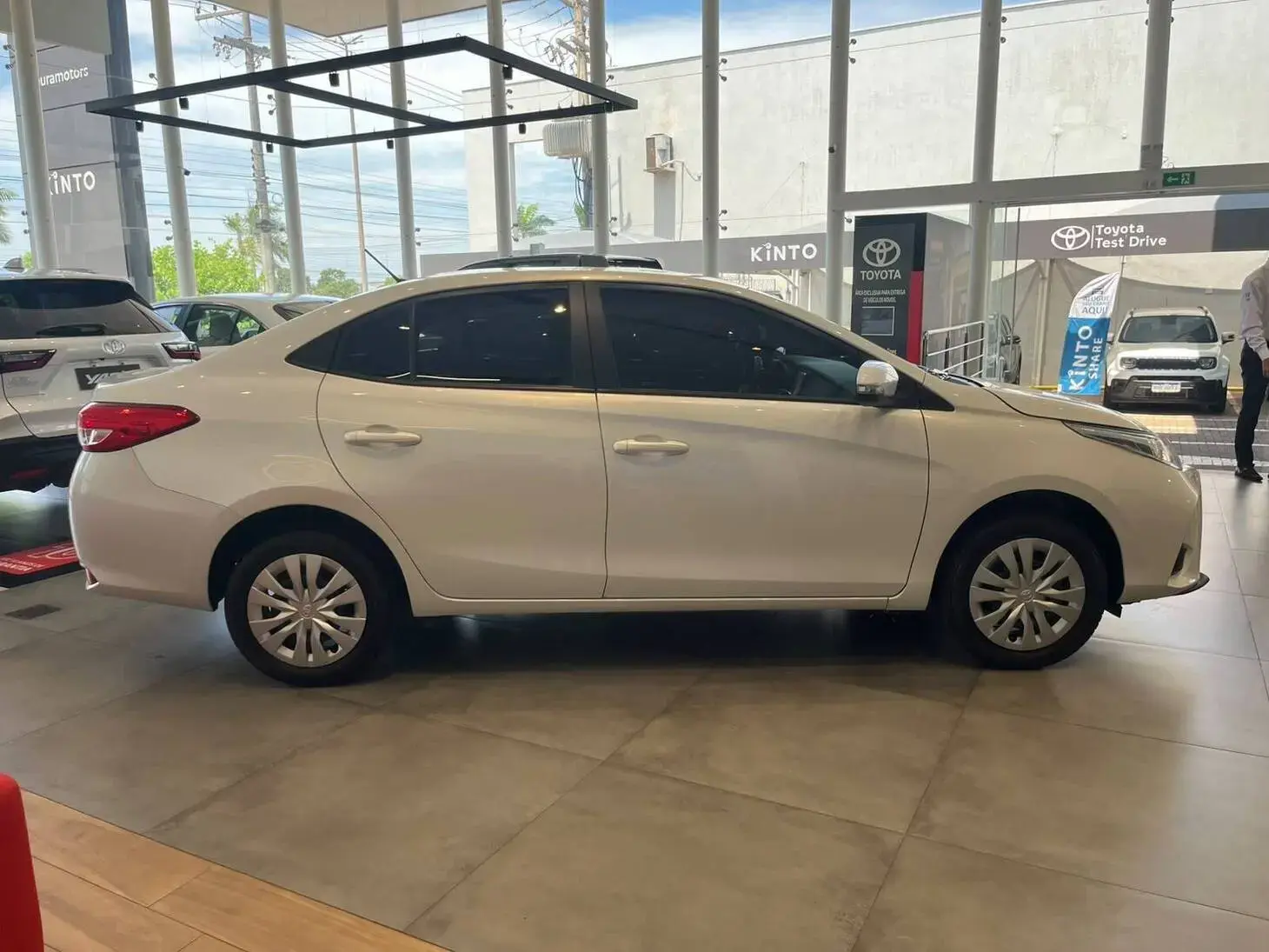 galeria YARIS SEDAN XL