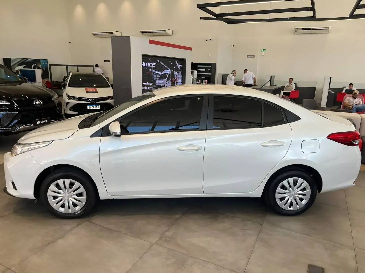 galeria YARIS SEDAN XL