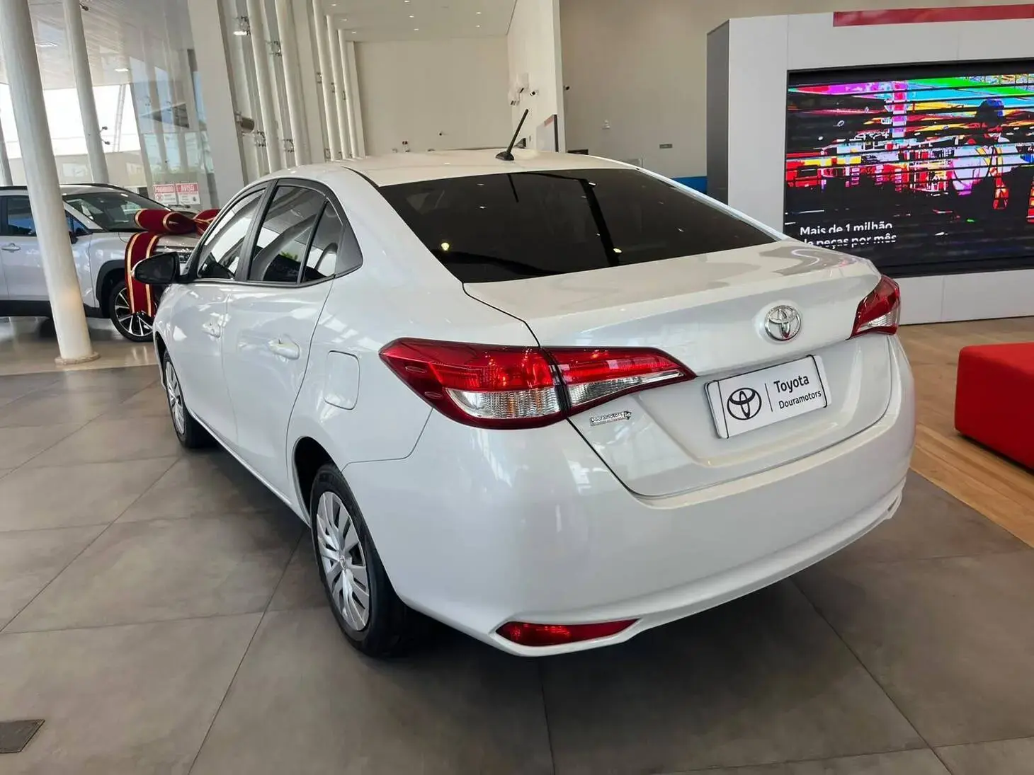 galeria YARIS SEDAN XL
