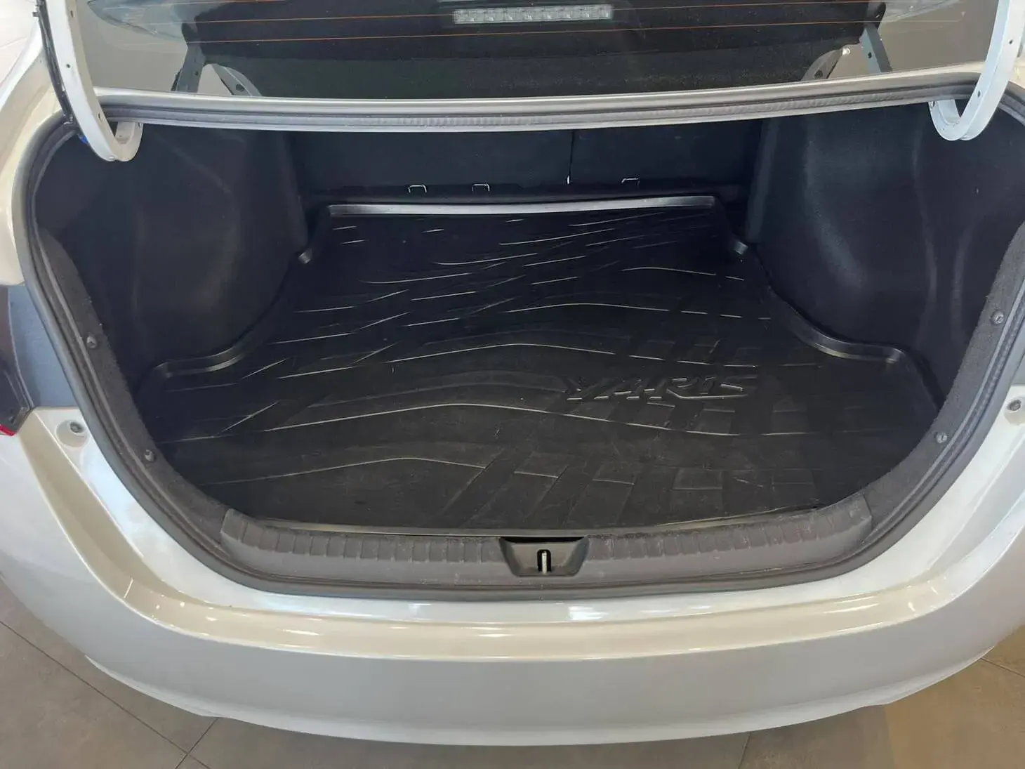 galeria YARIS SEDAN XL