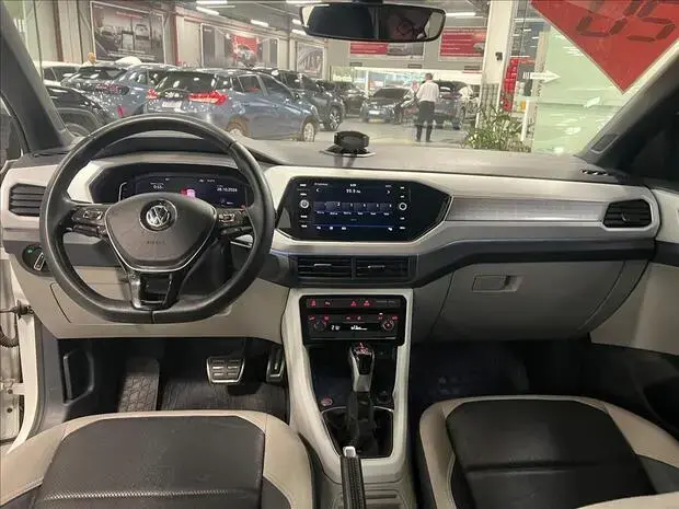 Volkswagen T-CROSS 1.4 250 TSI TOTAL FLEX HIGHLINE AUTOMÁTICO