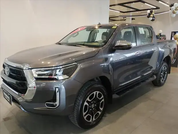 Toyota HILUX 2.8 D-4D TURBO DIESEL CD SRX 4X4 AUTOMÁTICO