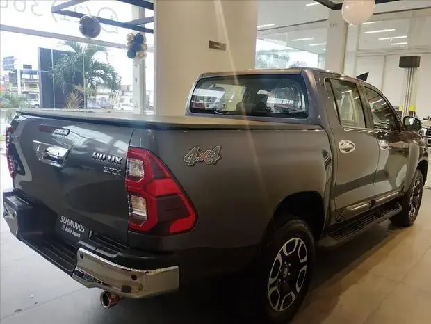 Toyota HILUX 2.8 D-4D TURBO DIESEL CD SRX 4X4 AUTOMÁTICO