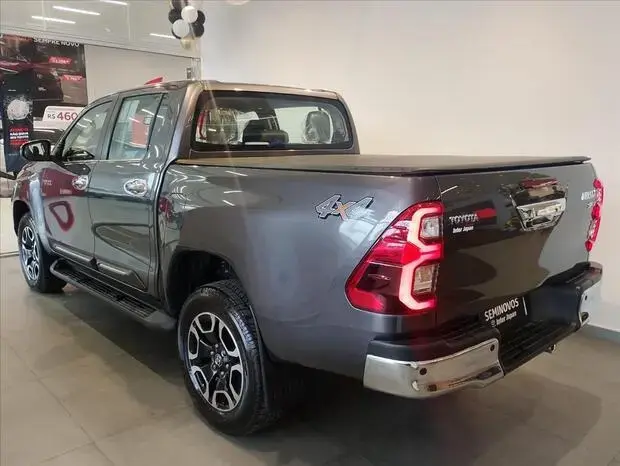 Toyota HILUX 2.8 D-4D TURBO DIESEL CD SRX 4X4 AUTOMÁTICO