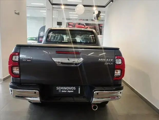 Toyota HILUX 2.8 D-4D TURBO DIESEL CD SRX 4X4 AUTOMÁTICO