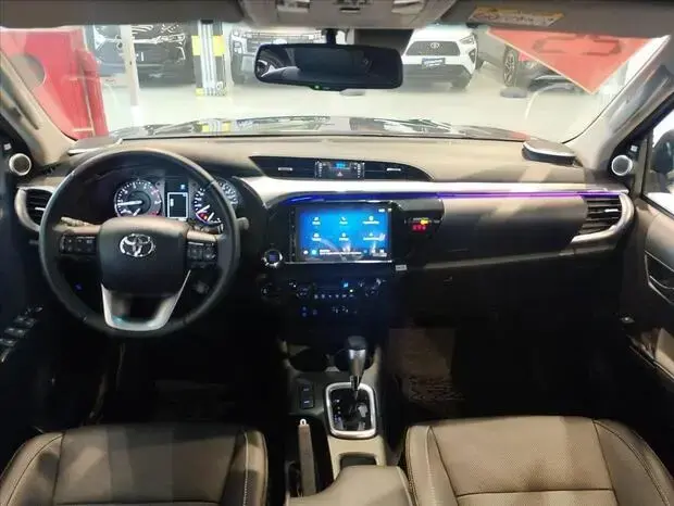 Toyota HILUX 2.8 D-4D TURBO DIESEL CD SRX 4X4 AUTOMÁTICO