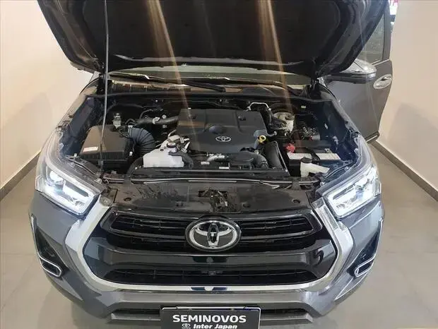 Toyota HILUX 2.8 D-4D TURBO DIESEL CD SRX 4X4 AUTOMÁTICO