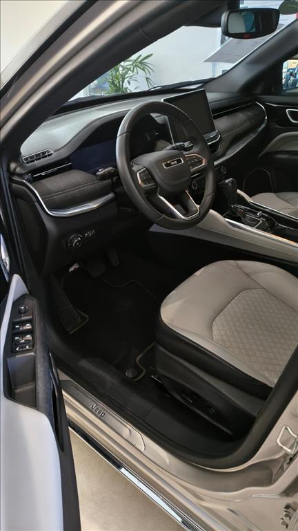 Jeep COMMANDER