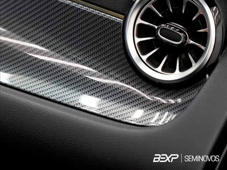 galeria GLA 35 AMG
