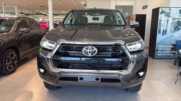 Toyota HILUX 2.8 D-4D TURBO DIESEL CD SRX 4X4 AUTOMÁTICO