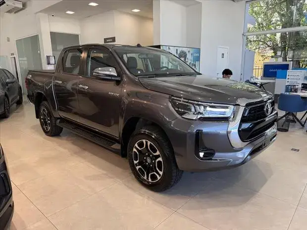 Toyota HILUX 2.8 D-4D TURBO DIESEL CD SRX 4X4 AUTOMÁTICO