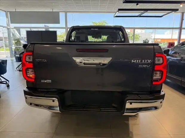 Toyota HILUX 2.8 D-4D TURBO DIESEL CD SRX 4X4 AUTOMÁTICO