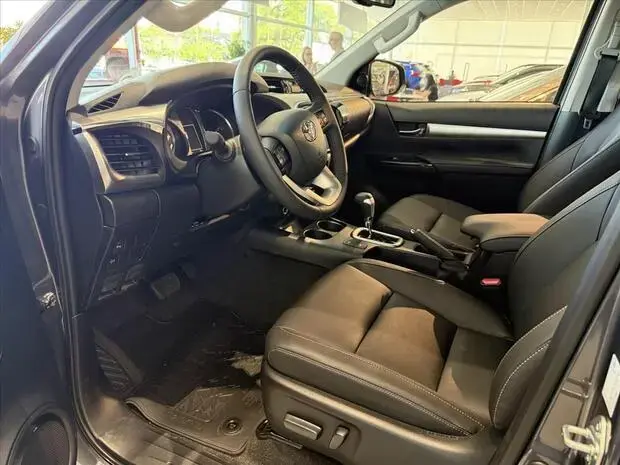 Toyota HILUX 2.8 D-4D TURBO DIESEL CD SRX 4X4 AUTOMÁTICO