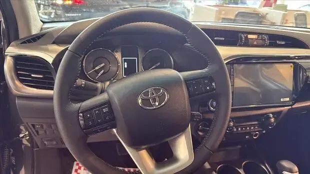 Toyota HILUX 2.8 D-4D TURBO DIESEL CD SRX 4X4 AUTOMÁTICO