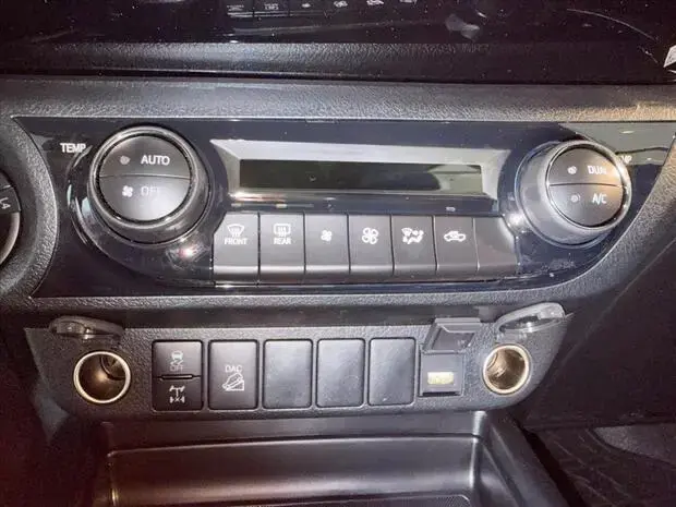 Toyota HILUX 2.8 D-4D TURBO DIESEL CD SRX 4X4 AUTOMÁTICO