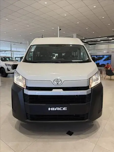 Toyota HIACE 2.8 D-4D TURBO DIESEL MINIBUS 15+1 DX AUTOMÁTICO