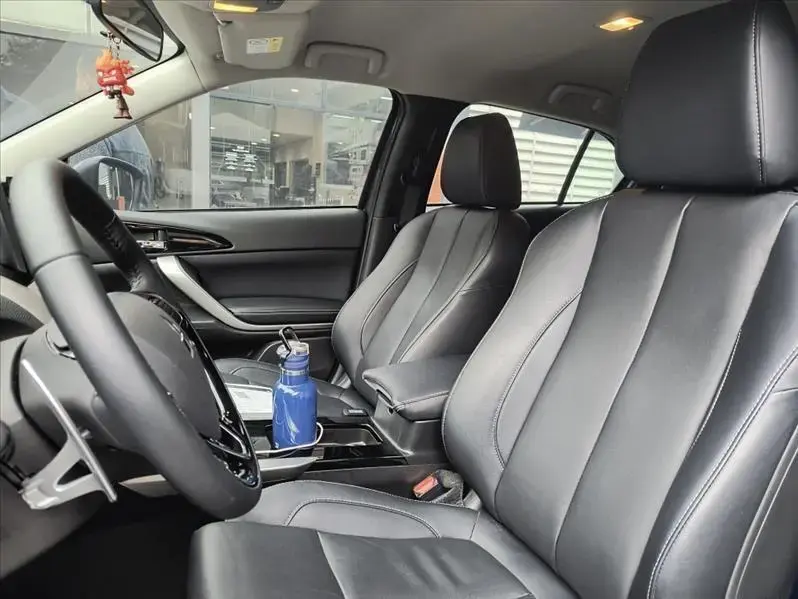 galeria ECLIPSE CROSS