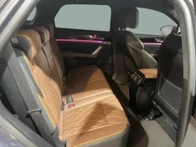 galeria BYD TAN