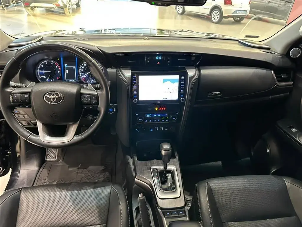 galeria HILUX SW4