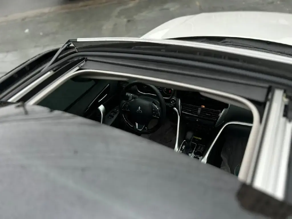 galeria ECLIPSE CROSS