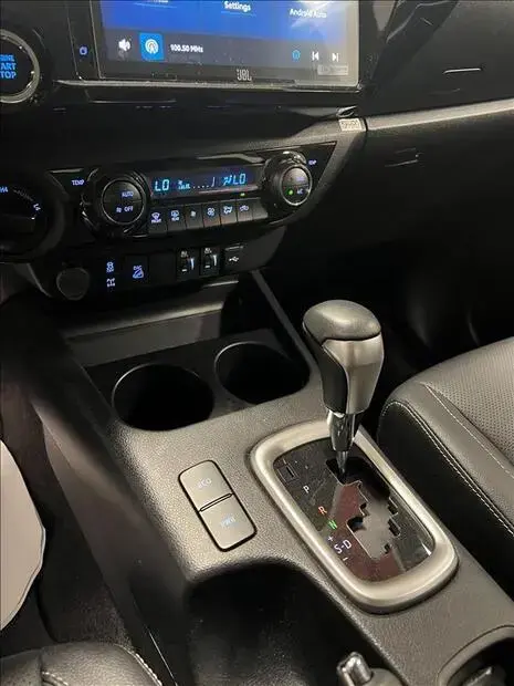Toyota HILUX 2.8 D-4D TURBO DIESEL CD SRX 4X4 AUTOMÁTICO