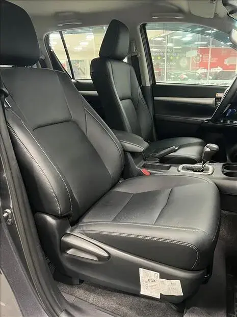 Toyota HILUX 2.8 D-4D TURBO DIESEL CD SRX 4X4 AUTOMÁTICO