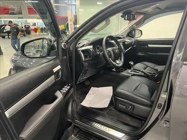 Toyota HILUX 2.8 D-4D TURBO DIESEL CD SRX 4X4 AUTOMÁTICO