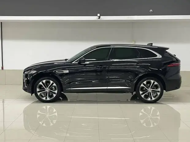Jaguar F-Pace 2.0 R-Dynamic SE (Híbrido)