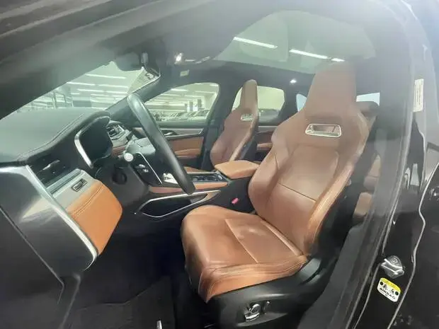 Jaguar F-Pace 2.0 R-Dynamic SE (Híbrido)