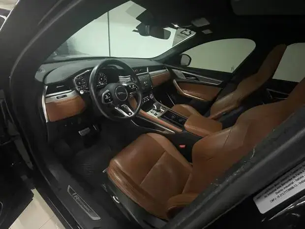 Jaguar F-Pace 2.0 R-Dynamic SE (Híbrido)