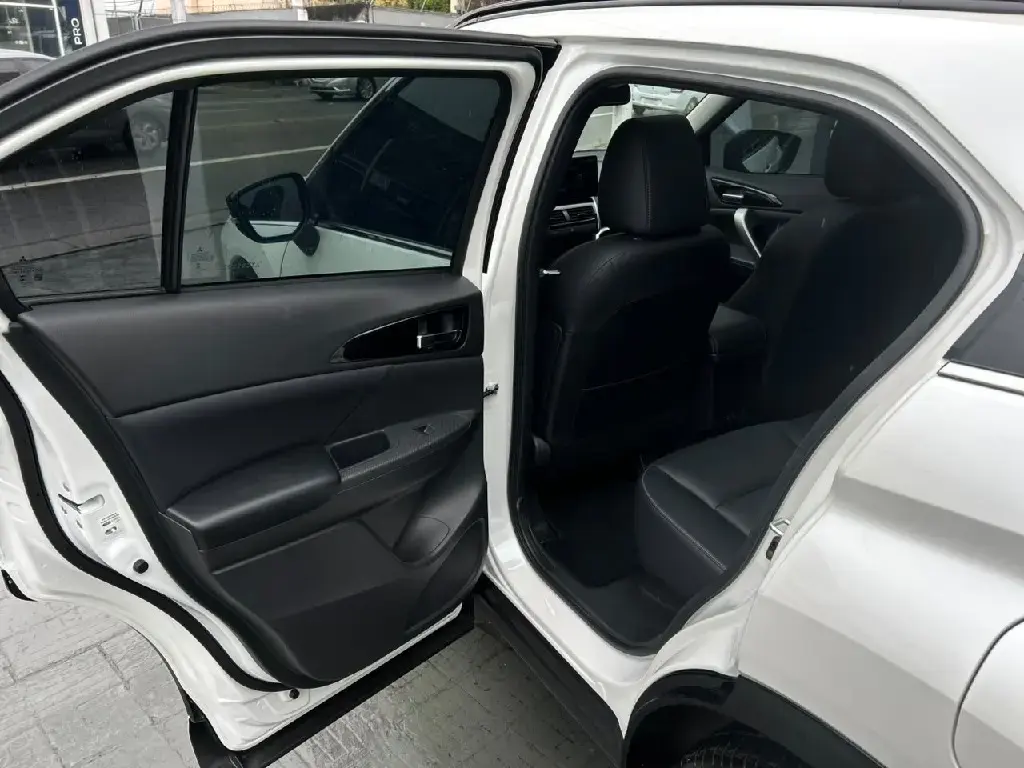 galeria ECLIPSE CROSS