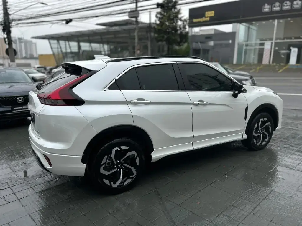 galeria ECLIPSE CROSS