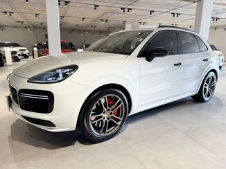 Porsche Cayenne Turbo 4.0 V8 550cv