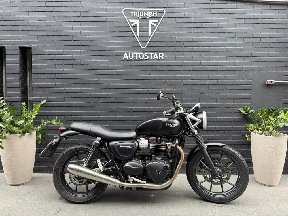 Street Twin Street Twin