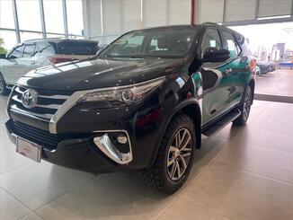 HILUX SW4 2.8 SRX 4X4 7 LUGARES 16V TURBO INTERCOOLER DIESEL 4P AUTOMÁTICO