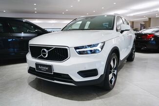 Volvo XC40 2.0 T4 Momentum FWD