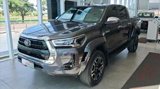 Toyota HILUX 2.8 D-4D TURBO DIESEL CD SRX PLUS 4X4 AUTOMÁTICO