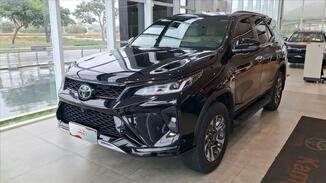 Toyota HILUX SW4 2.8 D-4D TURBO DIESEL DIAMOND 7L 4X4 AUTOMÁTICO