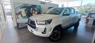 Toyota HILUX 2.8 D-4D TURBO DIESEL CD SRX PLUS 4X4 AUTOMÁTICO