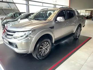 Mitsubishi L200 TRITON 2.4 16V TURBO DIESEL SPORT HPE-S CD 4P 4X4 AUTOMÁTICO