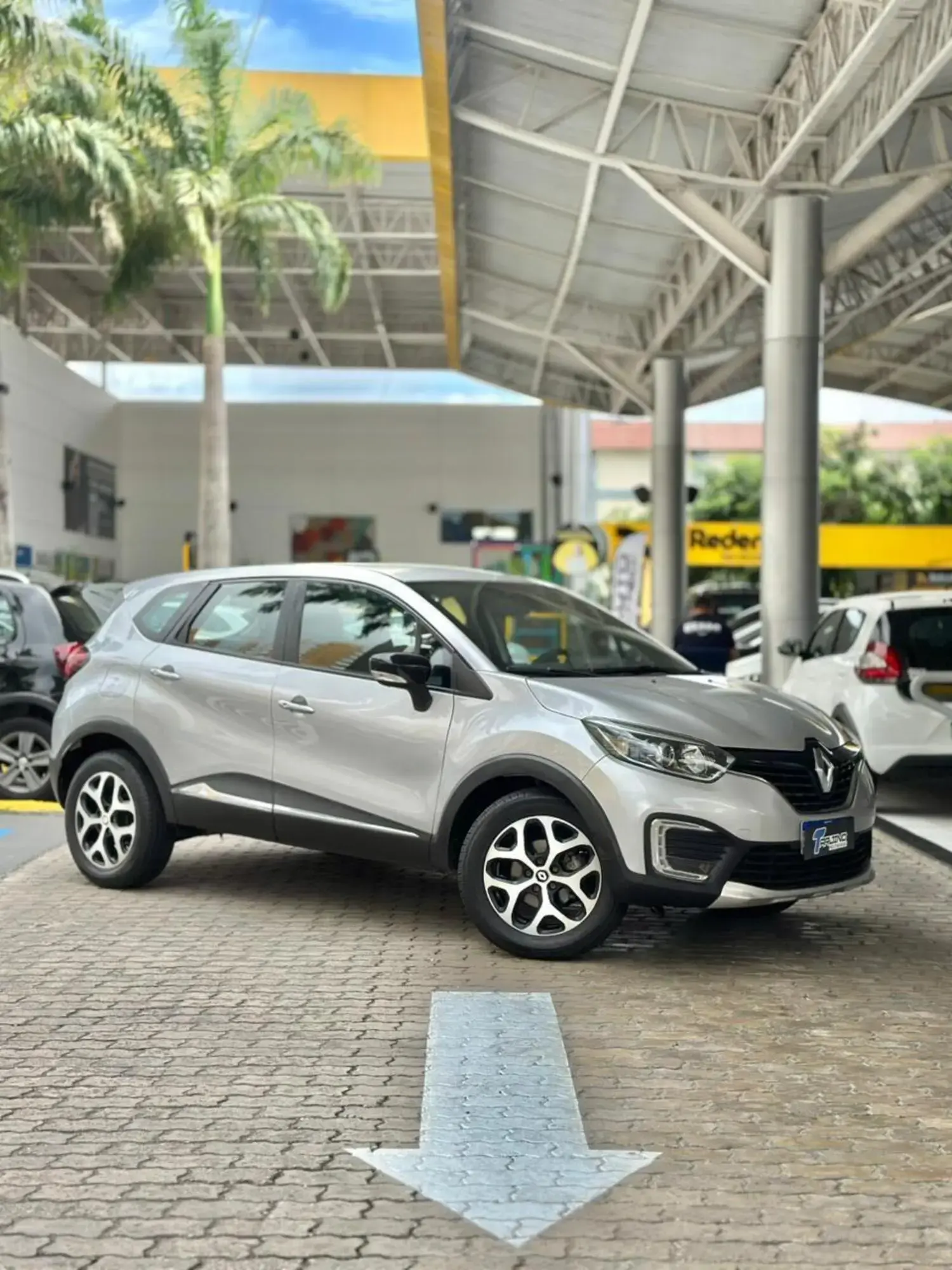 Renault Captur 2.0 16V HI-FLEX INTENSE AUTOMÁTICO 2021