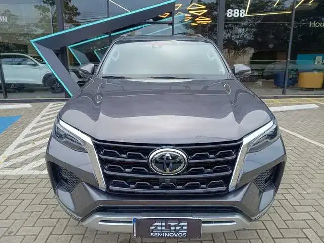 SW4 SRX 2.8 Turbodiesel 4x4 (Aut.) (7 Lugares)