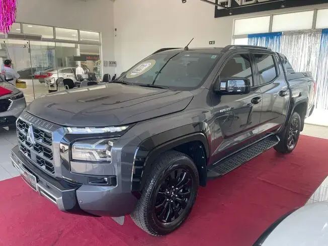 Mitsubishi TRITON KATANA 2.4TDI 16v 4X4 C.D. TRITON KATANA 2.4TDI 16v 4X4 C.D.