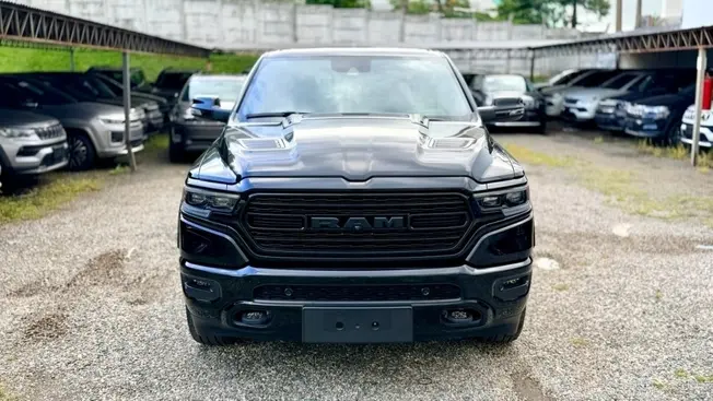 Ram 1500 5.7 V8 GASOLINA LIMITED NIGHT EDITION CD 4X4 AUTOMÁTICO