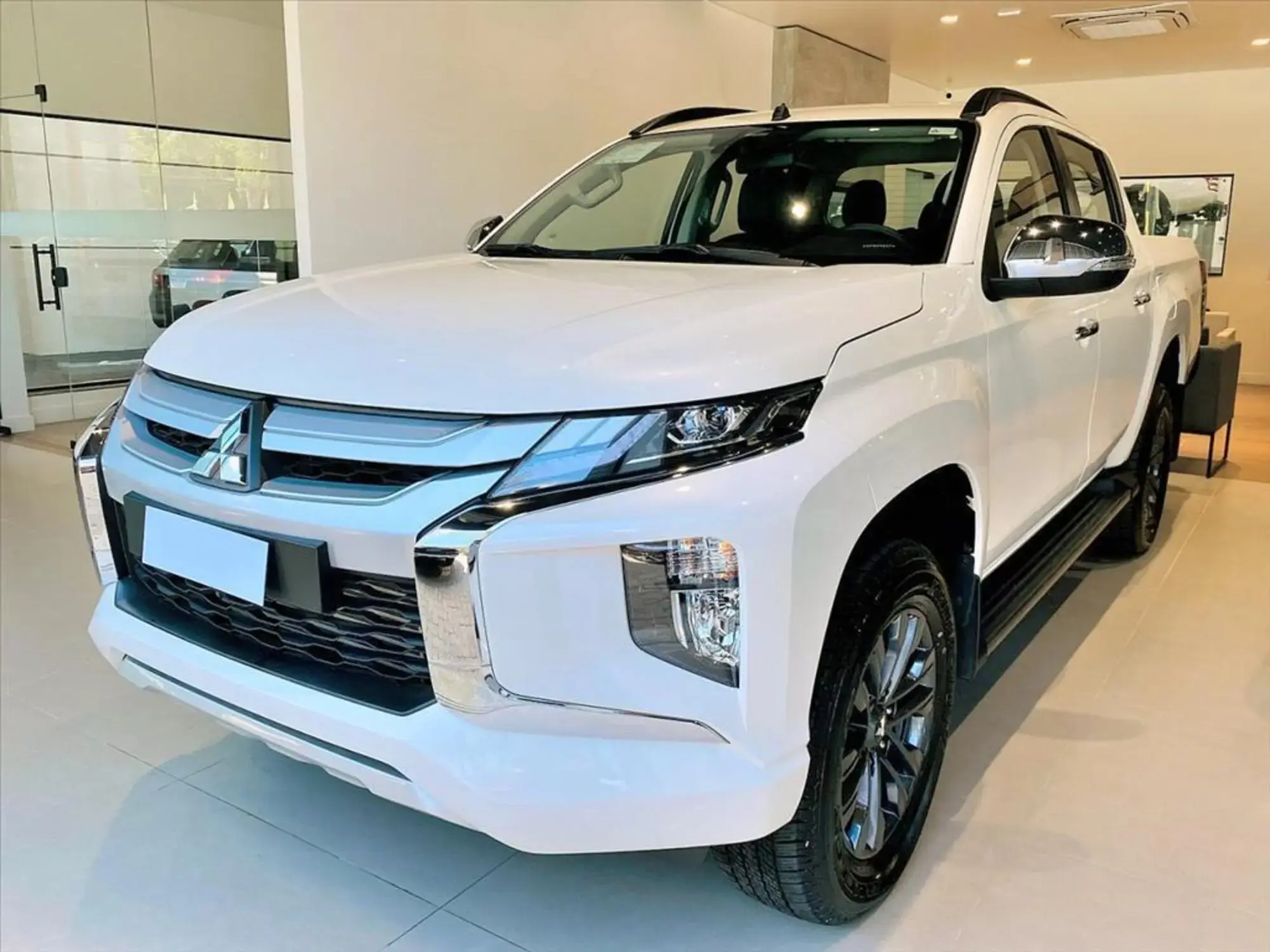 L200 TRITON 2.4 16V TURBO DIESEL SPORT HPE CD 4P 4X4 AUTOMÁTICO