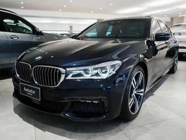 Bmw 750i 750iL M Sport Sedan 4.4 V8 450cv Aut.